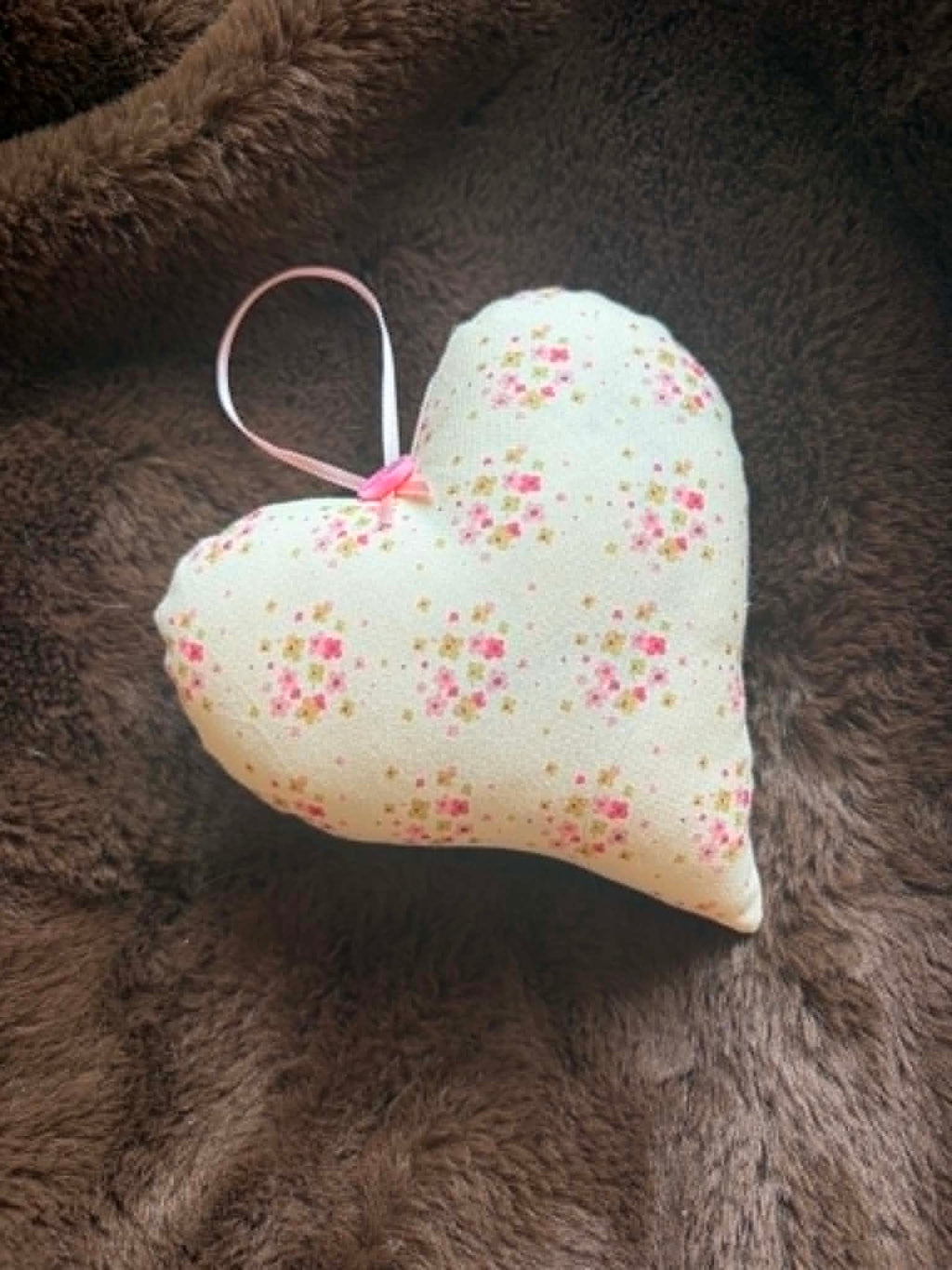 Cream Floral Lavender Scented Heart